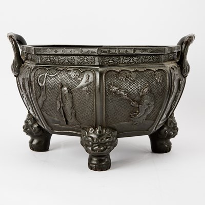 Lot 92 - A Chinese Cast Bronze Octagonal Jardiniere