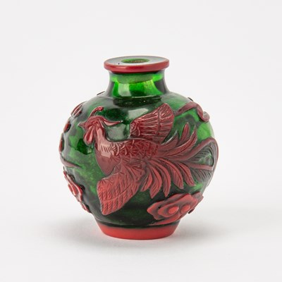 Lot 14A - A Chinese Red Overlay Green Glass Snuff Bottle