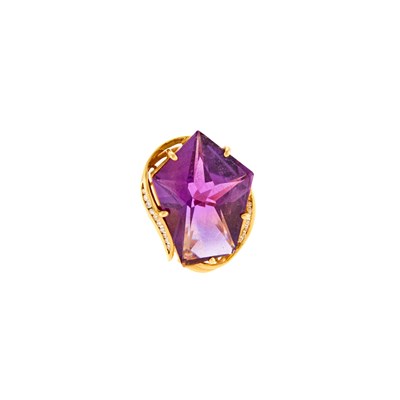 Lot 1245 - Two-Color Gold, Amethyst and Diamond Ring