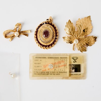Lot 2010 - Group of Gold Jewelry and Unmounted Synthetic Stone