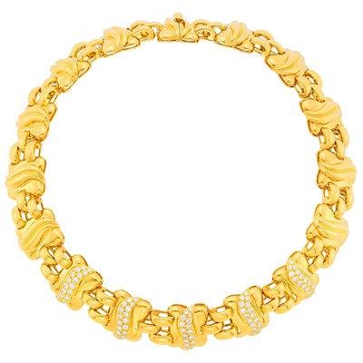 Lot 137 - Gold and Diamond Necklace