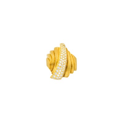 Lot 121 - Henry Dunay Gold and Diamond Ring