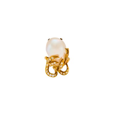 Lot 1057 - Gold, Baroque South Sea Cultured Pearl and Diamond Ring