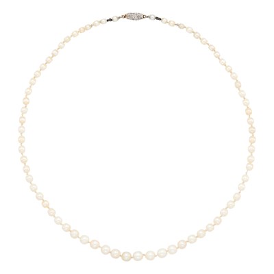 Lot 74 - Natural Pearl Necklace with Platinum, Gold and Diamond Clasp