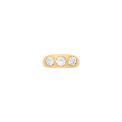 Lot 32 - Antique Gentleman's Gold and Diamond Gypsy Ring