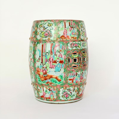 Lot 1057 - Chinese Export Porcelain Rose Medallion Garden Seat