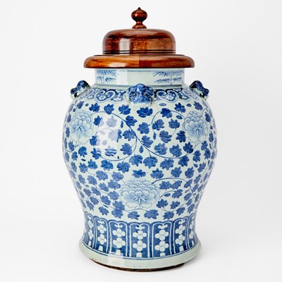 Lot 466 - A Large Chinese Blue and White Porcelain Baluster Jar