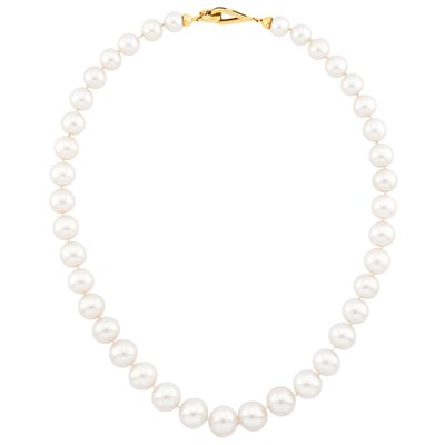 Lot 129 - South Sea Cultured Pearl Necklace with Gold Clasp