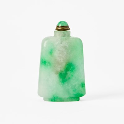 Lot 16 - A Chinese Jadeite Snuff Bottle