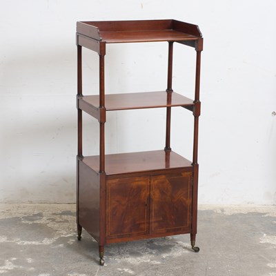 Lot 204 - English Mahogany Étagère