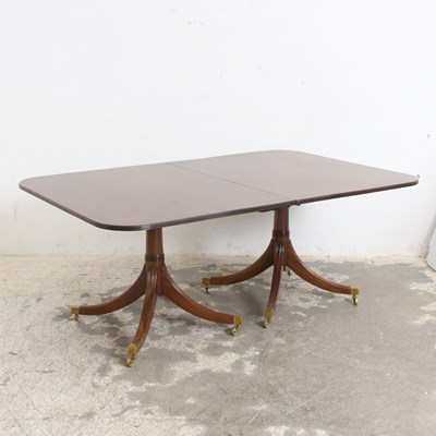 Lot 173 - Georgian Style Double Pedestal Dining Table