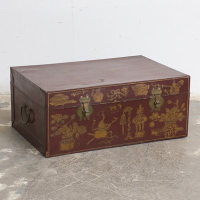 Lot 315 - Chinoseire Lacquered Trunk