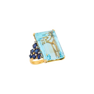 Lot 127 - Gold, Platinum, Aquamarine, Sapphire and Diamond Ring