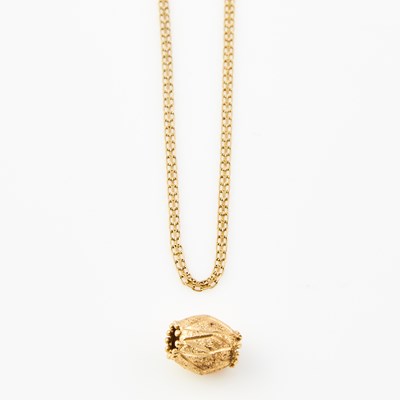Lot 67 - Gold Pendant and Neck Chain, 14K 4 dwt.