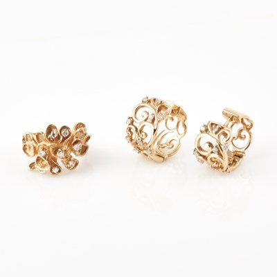 Lot 85 - Diamond Ring and Two Earrings, 14K 12 dwt.