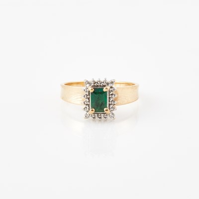 Lot 110 - Diamond and Stone Ring, 14K 2 dwt. all