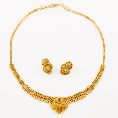 Lot 123 - Gold Necklace and Two Earrings, 22K 16 dwt., damaged
