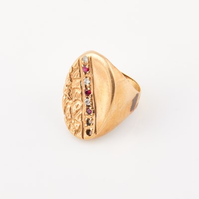 Lot 127 - Gold and Stone Ring, 10K 6 dwt. all, stones missing