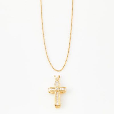 Lot 135 - Diamond Pendant, 32 diamonds about 0.60 ct. and Gold Neck Chain, 14K 5 dwt.