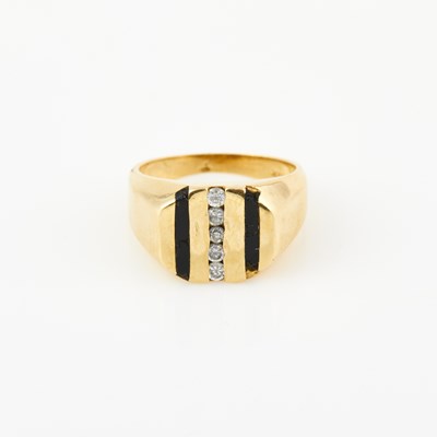 Lot 174 - Gold and Stone Ring, 14K 5 dwt. all, stone damaged