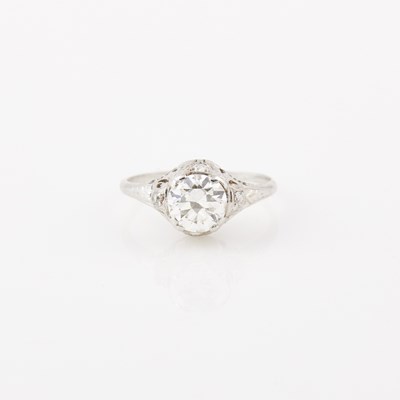 Lot 214 - Diamond Engagement Ring, 5 diamonds, center stone about 1.60 cts., Platinum 2 dwt., stone damaged
