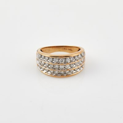 Lot 263 - Diamond Ring, 33 diamonds about 0.90 ct., 10K 3 dwt.