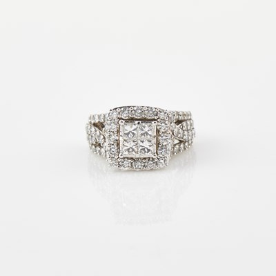 Lot 264 - Diamond Ring, 72 diamonds about 3.50 cts., 14K 7 dwt.