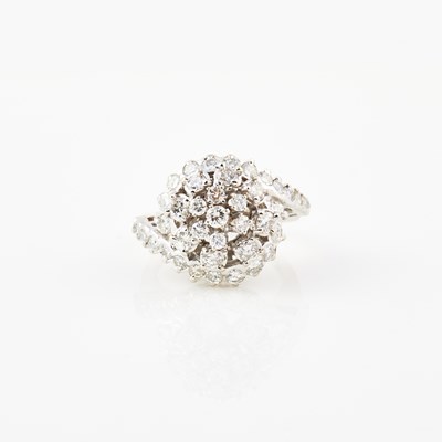Lot 282 - Diamond Ring, 41 diamonds about 2.00 cts., 14K 5 dwt.