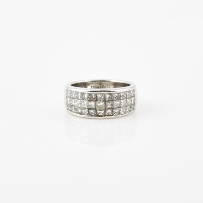 Lot 292 - Diamond Ring, 33 diamonds about 1.80 cts., 18K 4 dwt.