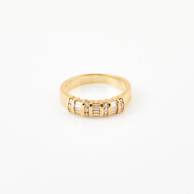 Lot 356 - Diamond Ring, 24 diamonds about 0.55 ct., 14K 3 dwt.