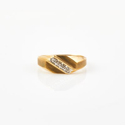 Lot 387 - Diamond Ring, 10K 2 dwt.