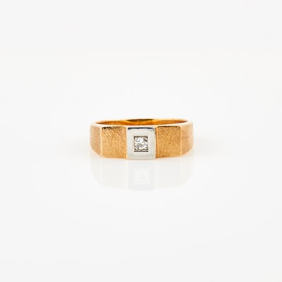 Lot 554 - Diamond Ring, 18K 5 dwt.