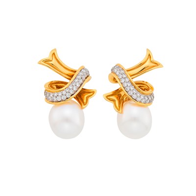 Lot 81 - Angela Cummings for Assael Pair of Gold, Platinum, South Sea Cultured Pearl and Diamond Ribbon Earclips