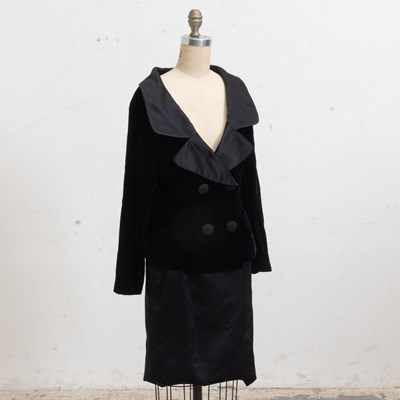 Lot 106 - Oscar de la Renta Black Velvet and Satin Skirt Suit