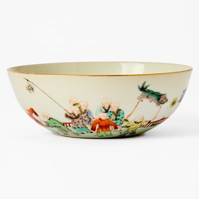 Lot 218 - A Chinese Enameled Porcelain Bowl