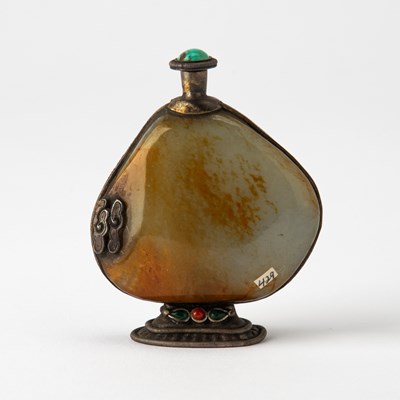 Lot 12 - A Chinese Silver-Mounted Pebble Jade Snuff Bottle