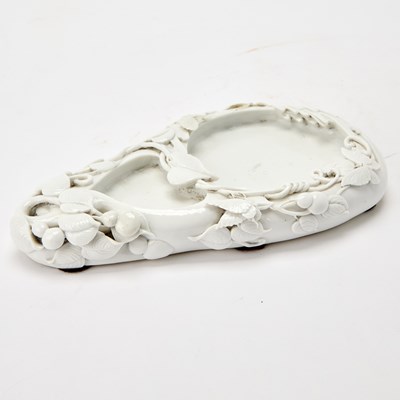 Lot 493 - A Chinese Dehua Porcelain Dish