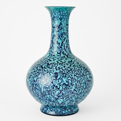 Lot 488 - A Chinese Robin's Egg Glazed Porcelain Vase