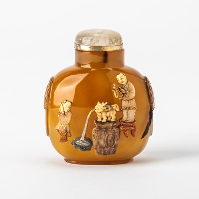 Lot 543 - A Japanese-Embellishment Chinese Agate Snuff Bottle
