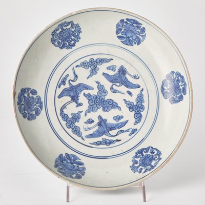 Lot 425 - A Chinese Blue and White Porcelain Dish