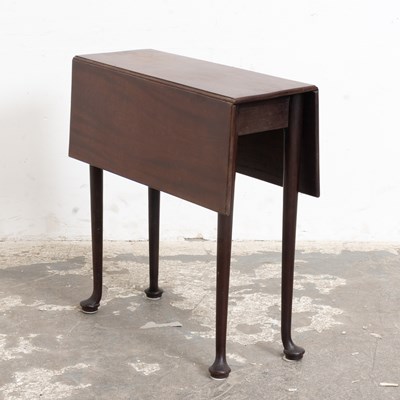 Lot 200 - Queen Anne Style Mahogany Drop-Leaf Table
