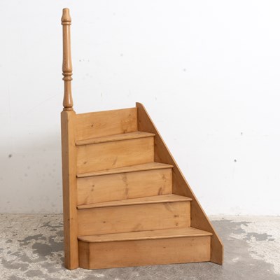 Lot 299 - Pine Library Steps