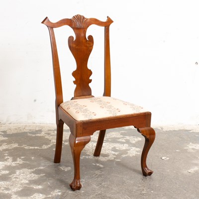 Lot 204 - Queen Anne Style Shell-Carved Walnut Side Chair