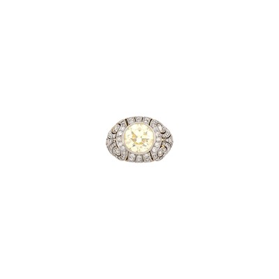 Lot 70 - Belle Époque Platinum, Gold and Diamond Ring