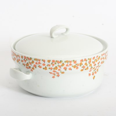 Lot 77 - Ginori Porcelain Tureen