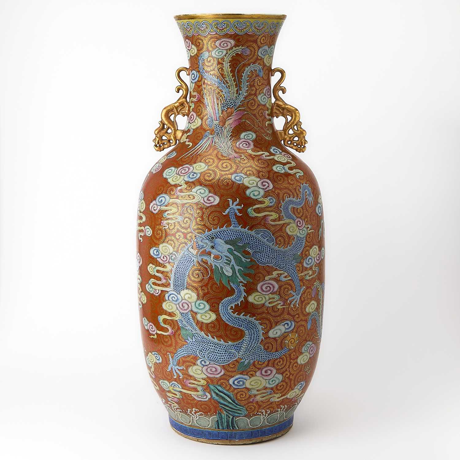 Lot 481 - A Large and Finely-Decorated Chinese Famille Rose Porcelain Vase