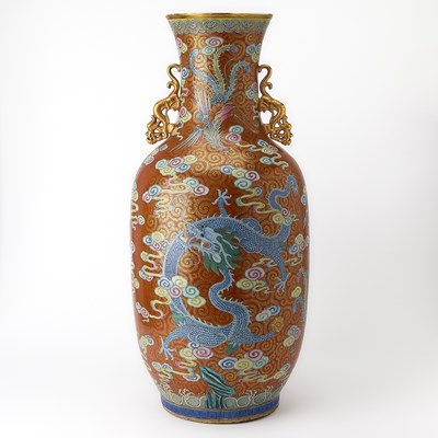 Lot 481 - A Large and Finely-Decorated Chinese Famille Rose Porcelain Vase