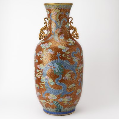 Lot 481 - A Large and Finely-Decorated Chinese Famille Rose Porcelain Vase