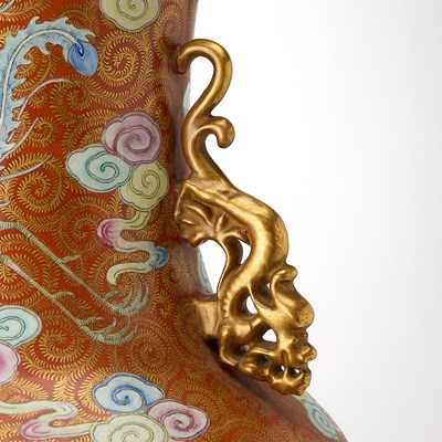 Lot 481 - A Large and Finely-Decorated Chinese Famille Rose Porcelain Vase