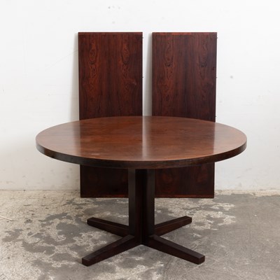 Lot 82 - Mid Century Mahogany Round Dining Table